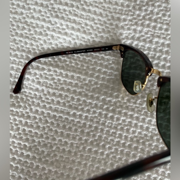 Ray-Ban Polished Tortoise on Gold Clubmaster Classic Sunglasses - Picture 6 of 6